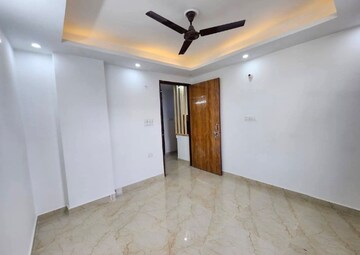 Room in 2 BHK Builder Floor at Saket – for Rent