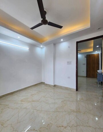 Room in 2 BHK Builder Floor at Saket – for Rent