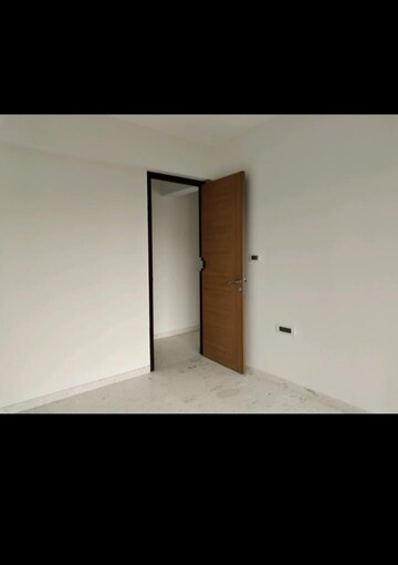 Room in 2.5 BHK Apartment at Ekta Tripolis, Goregaon West – for Rent