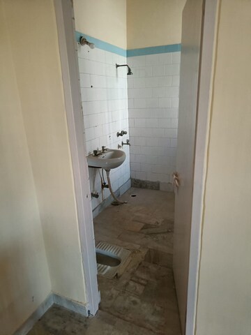 Bathroom in 3 BHK Apartment at Shipra Suncity, Vaibhav Khand – for Sale