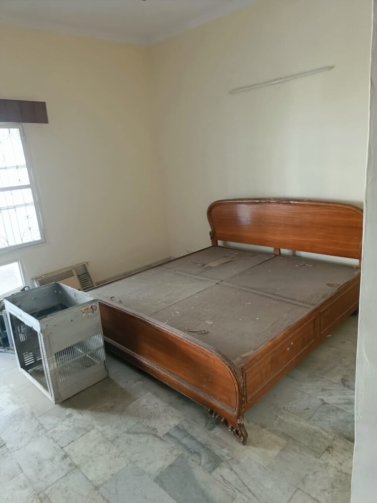 Bedroom, shipra-suncity 3 Bedroom 1600 Sq.Ft. Apartment In Vaibhav Khand Ghaziabad 8205316