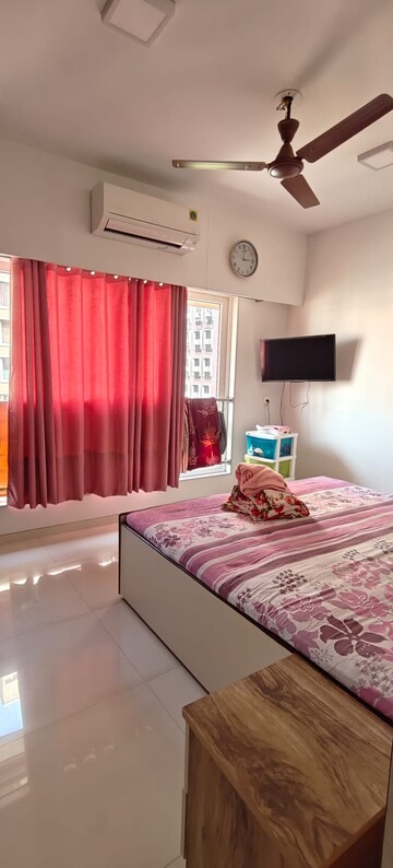 Bedroom in 2 BHK Apartment at Chembur – for Rent