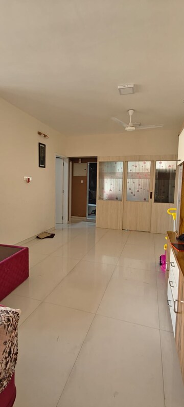Living Room in 2 BHK Apartment at Chembur – for Rent