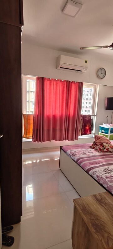 Master Bedroom in 2 BHK Apartment at Chembur – for Rent