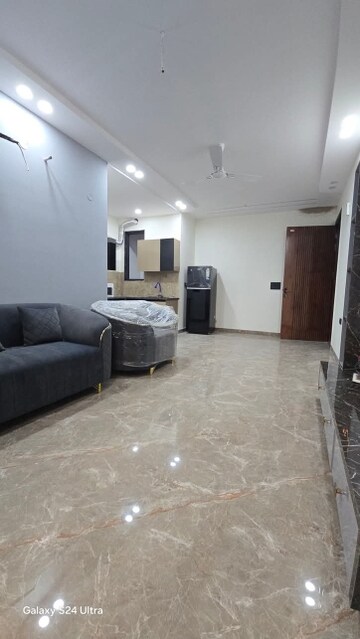 Living Room in 1 BHK Builder Floor at Sector 43 – for Rent