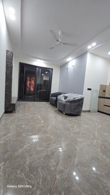 Parking in 1 BHK Builder Floor at Sector 43 – for Rent