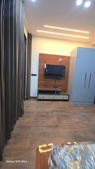 Room in 1 BHK Builder Floor at Sector 43 – for Rent