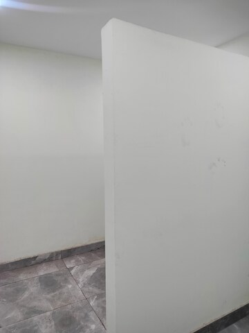 Room in 2.5 BHK Apartment at Sarita Vihar – for Sale