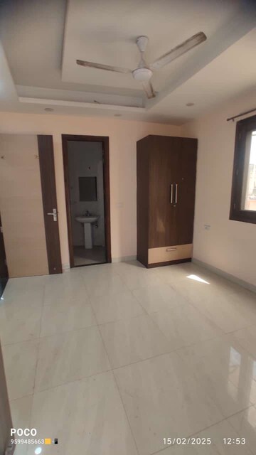 Room in 3 BHK Builder Floor at Mehrauli – for Rent