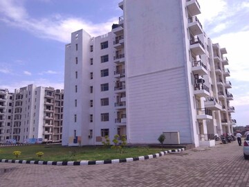 3 BHK Apartment For Resale in Peer Mucchalla Zirakpur  8205533