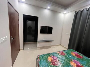 Bedroom in 1 BHK Builder Floor at Sector 43 – for Rent