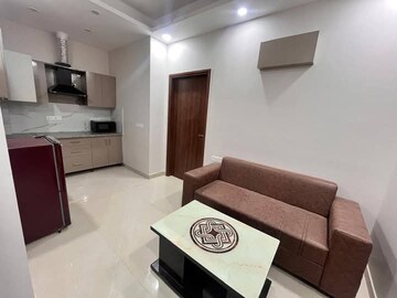 Master Bedroom in 1 BHK Builder Floor at Sector 43 – for Rent