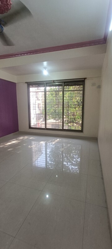 Room in 2 BHK Apartment at Vakola Crystal CHS, Santacruz East – for Rent