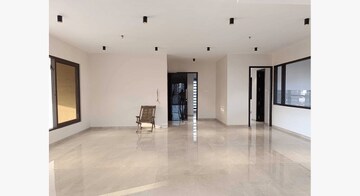 Room in 4 BHK Apartment at Lake Front Solitaire, Powai – for Sale