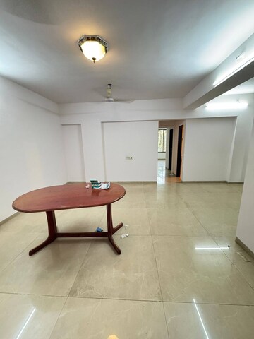 Living Room in 3 BHK Apartment at Sindhi Society, Chembur – for Rent