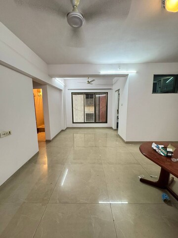 Building Lobby in 3 BHK Apartment at Sindhi Society, Chembur – for Rent