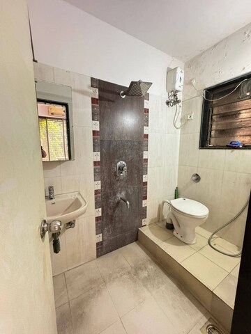 Team Area in 3 BHK Apartment at Sindhi Society, Chembur – for Rent
