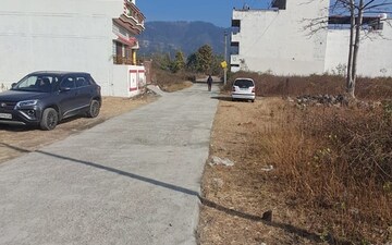 Plot For Sale in Raipur Road