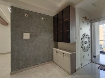 Room in 3 BHK Apartment at Kondapur – for Rent