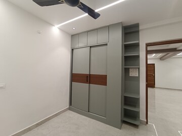 Room in 3 BHK Apartment at Kondapur – for Rent