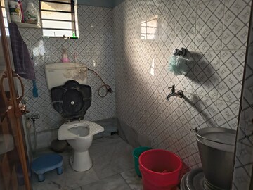 Bathroom in 2 BHK Builder Floor at Kolkatta Gpo – for Sale
