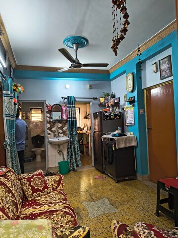 Living Room in 2 BHK Builder Floor at Kolkatta Gpo – for Sale