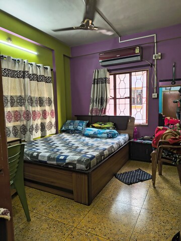 Bedroom in 2 BHK Builder Floor at Kolkatta Gpo – for Sale