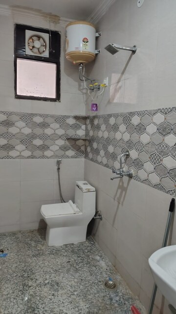 Bathroom in 2 BHK Builder Floor at AEZ Aloha, Sector 57 – for Rent