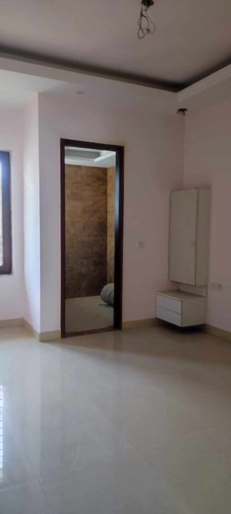 Room, bptp-park-central 3 Bedroom 250 Sq.Ft. Builder Floor In Sector 85 Faridabad 8205753