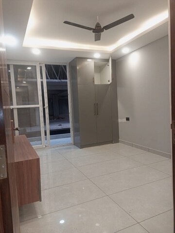 Building Lobby in 3 BHK Builder Floor at Sector 73 – for Sale