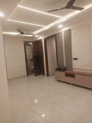 Building Lobby in 3 BHK Builder Floor at Sector 73 – for Sale