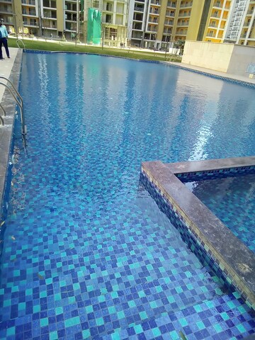 Swimming Pool in 3 BHK Apartment at Omaxe Waterscapes, Gomti Nagar – for Rent
