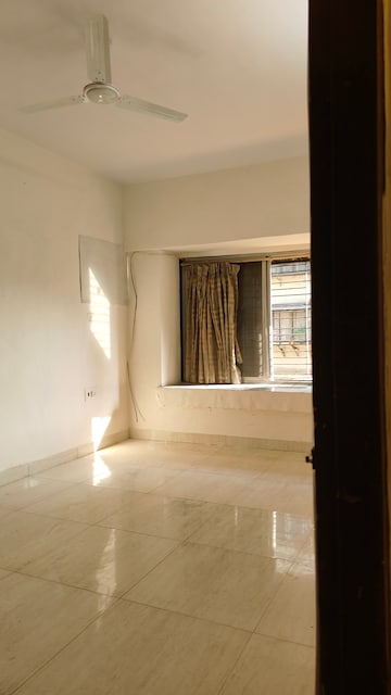 Room in 2 BHK Apartment at Sanskar CHS Andheri, Andheri West – for Rent