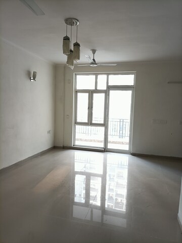 Room in 3 BHK Apartment at Rishita Manhattan, Gomti Nagar – for Rent