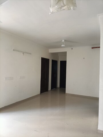 Room in 3 BHK Apartment at Rishita Manhattan, Gomti Nagar – for Rent