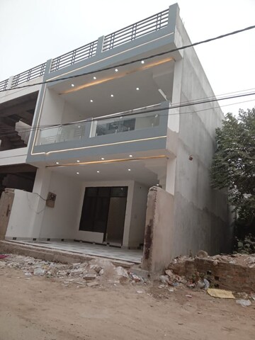 5 BHK Villa – Exterior View View at Kamta - for Sale