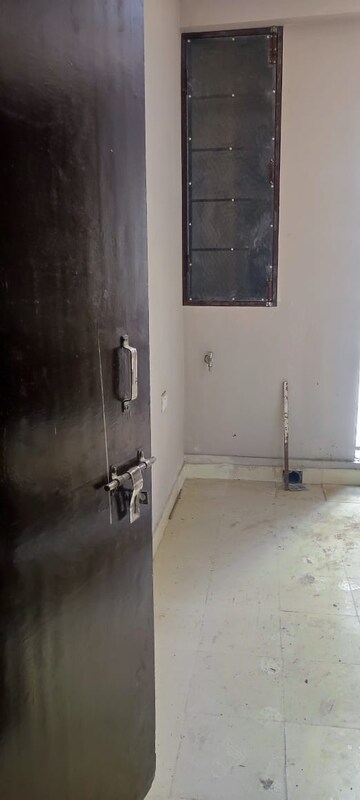 Bathroom in 3 BHK Apartment at Amolik Sankalp, Sector 85 – for Rent