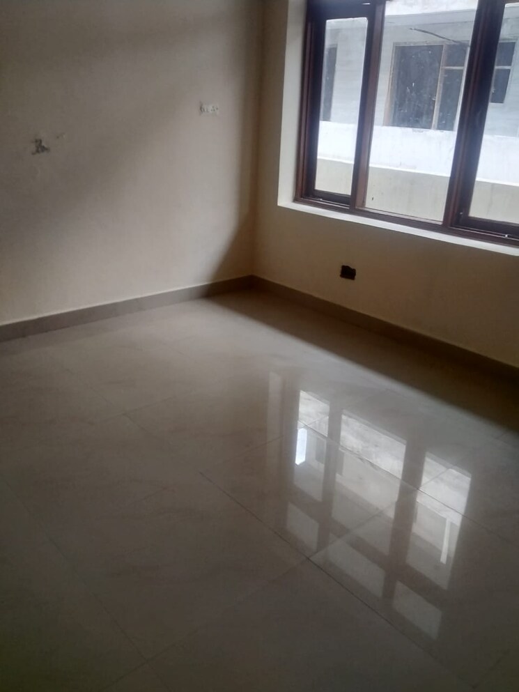 Room, ambala highway 3 Bedroom 1713 Sq.Ft. Builder Floor In Ambala Highway Zirakpur 8205822