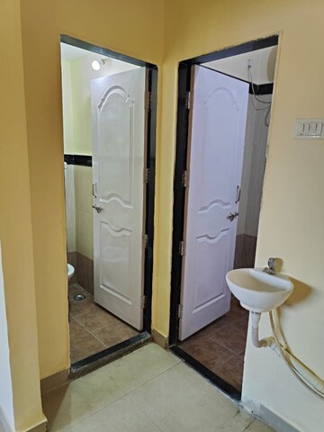 Bathroom in 1 BHK Apartment at Sapphire Lakeside, Powai – for Rent