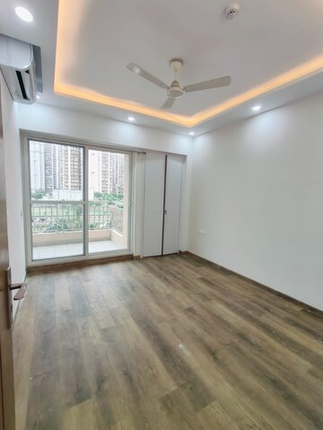 Room in 3 BHK Apartment at ABA Ivy County, Sector 75 – for Rent