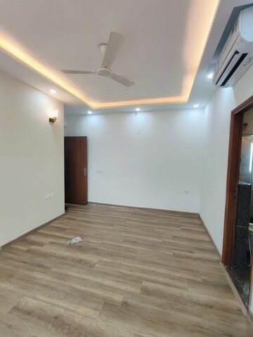 Room in 3 BHK Apartment at ABA Ivy County, Sector 75 – for Rent