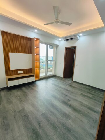Room in 3 BHK Apartment at ABA Ivy County, Sector 75 – for Rent