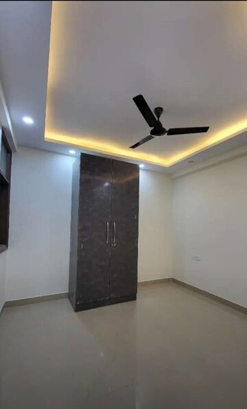 Room in 3 BHK Builder Floor at Mehrauli – for Rent