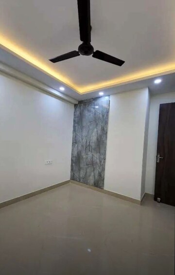 Room in 3 BHK Builder Floor at Mehrauli – for Rent