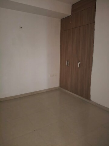 Room in 4 BHK Apartment at SS Linden, Sector 84 – for Sale