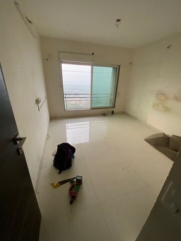 Room in 3 BHK Apartment at K Raheja Interface Heights, Malad West – for Rent