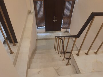 Staircase in 4 BHK Apartment at Saket – for Rent