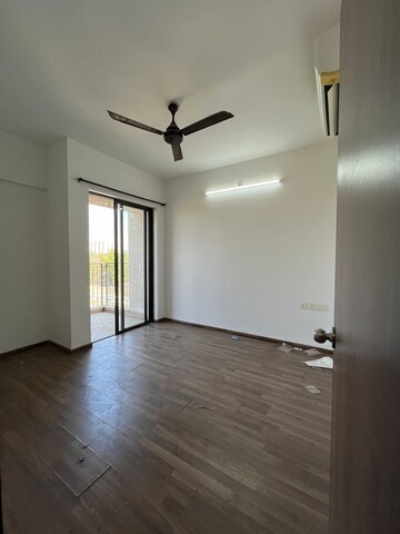 Room in 1 BHK Apartment at Lodha Palava City, Dombivli East – for Rent