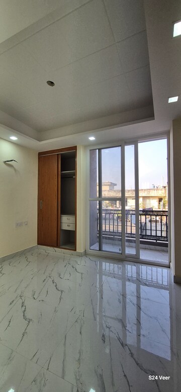 Room in 1 BHK Builder Floor at Chhajjupur – for Rent