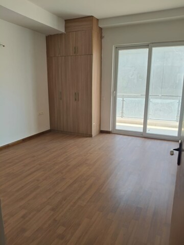 Room in 4 BHK Apartment at SS Linden, Sector 84 – for Sale